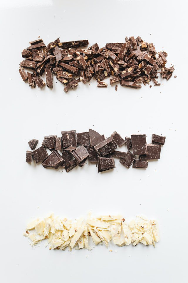 Variedad de tres chocolates