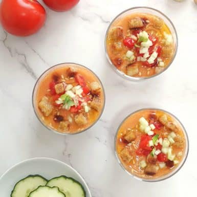 Gazparejo, sopa fría de tomate y pepino - Plano cenital